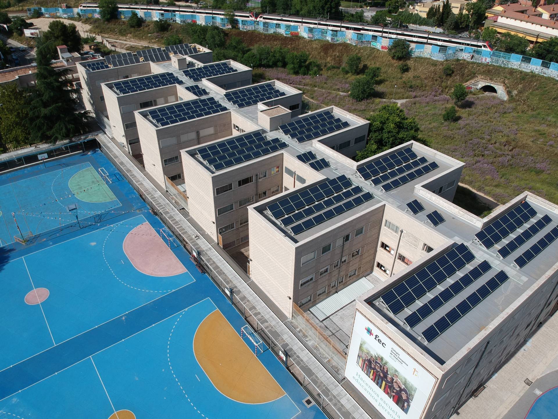 placas solares en el Colegio Santa Joaquina de Vedruna