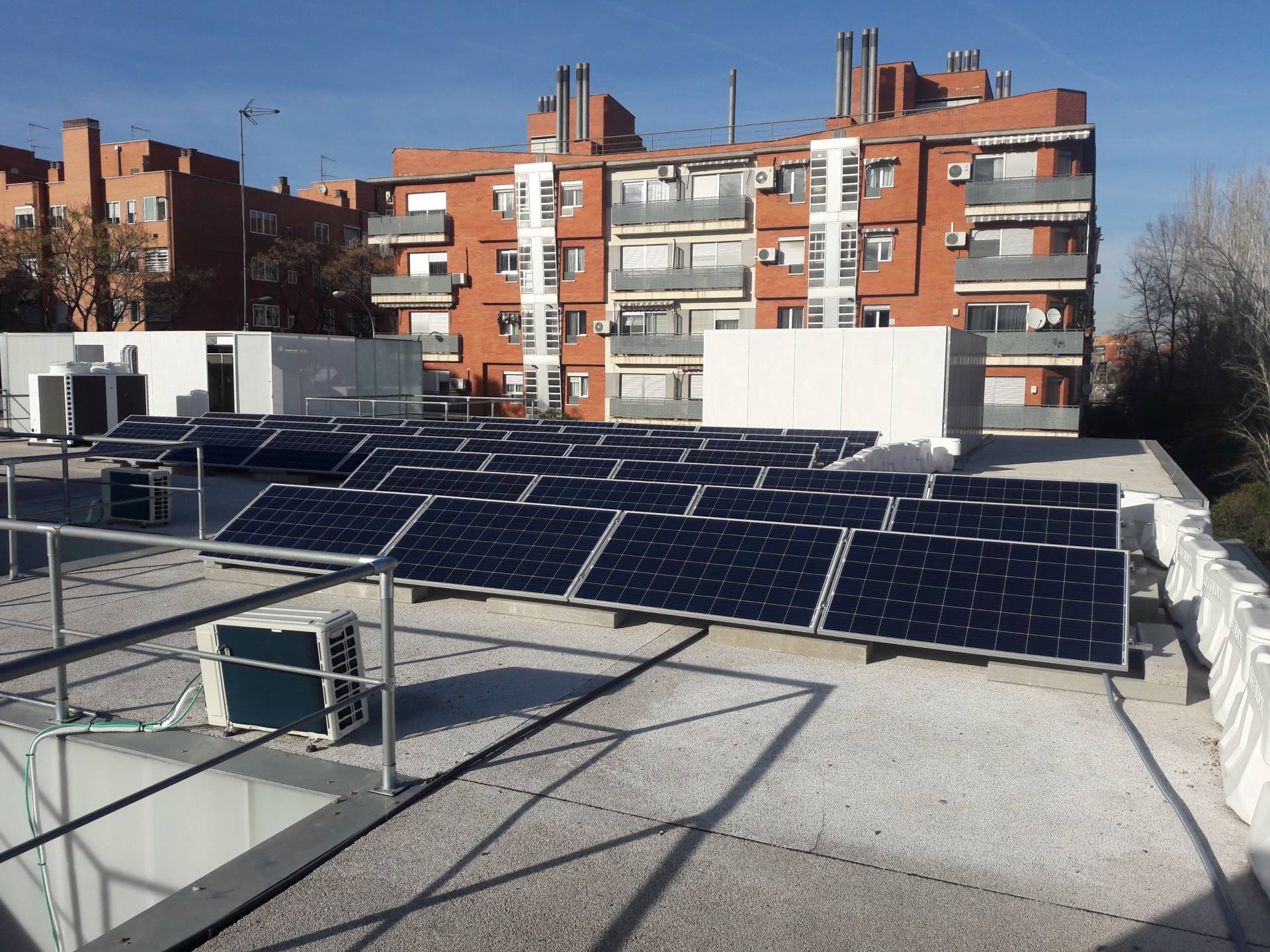 placas solares en el Centro de Salud Villaverde