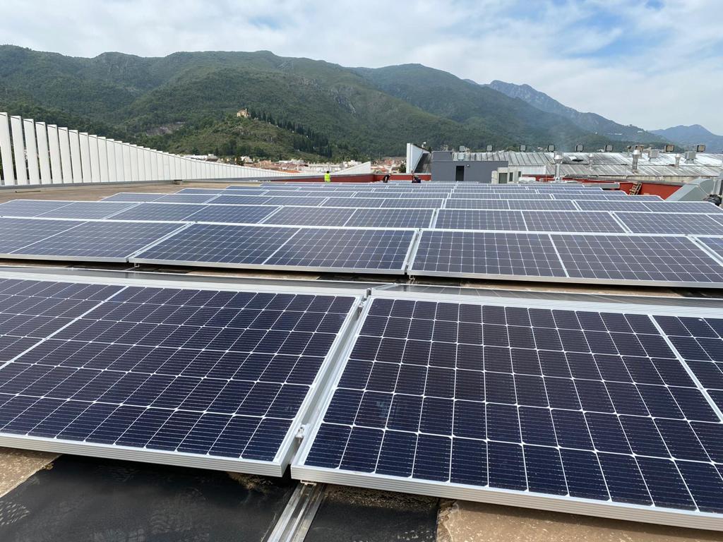 placas solares en la planta industrial de Gonvarri FLINSA 1