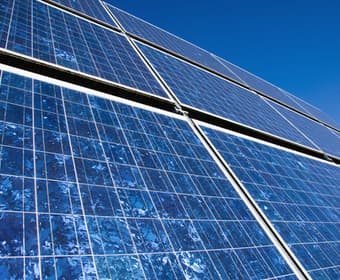 fácil instalación de paneles solares en edificios