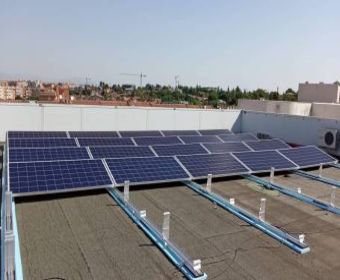 placas solares en el Colegio Tres Olivos de Madrid