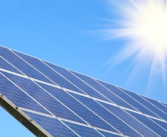 ahorro energético con placas solares en pisos