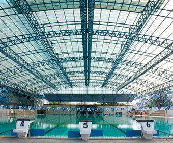 aumento de la eficiencia energética de piscinas con placas solares