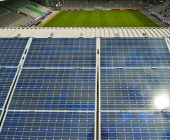 mantenimiento de las instalaciones fotovoltaicas en campos de fútbol