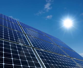 reducción de la huella de carbono con energía solar