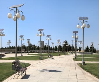 instalación de paneles solares en parques públicos
